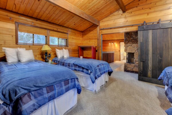 The Treetops House Upstairs Bedroom
