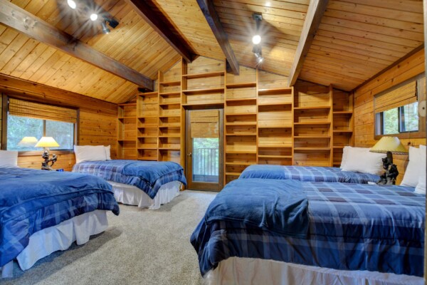 The Treetops House Upstairs Bedroom